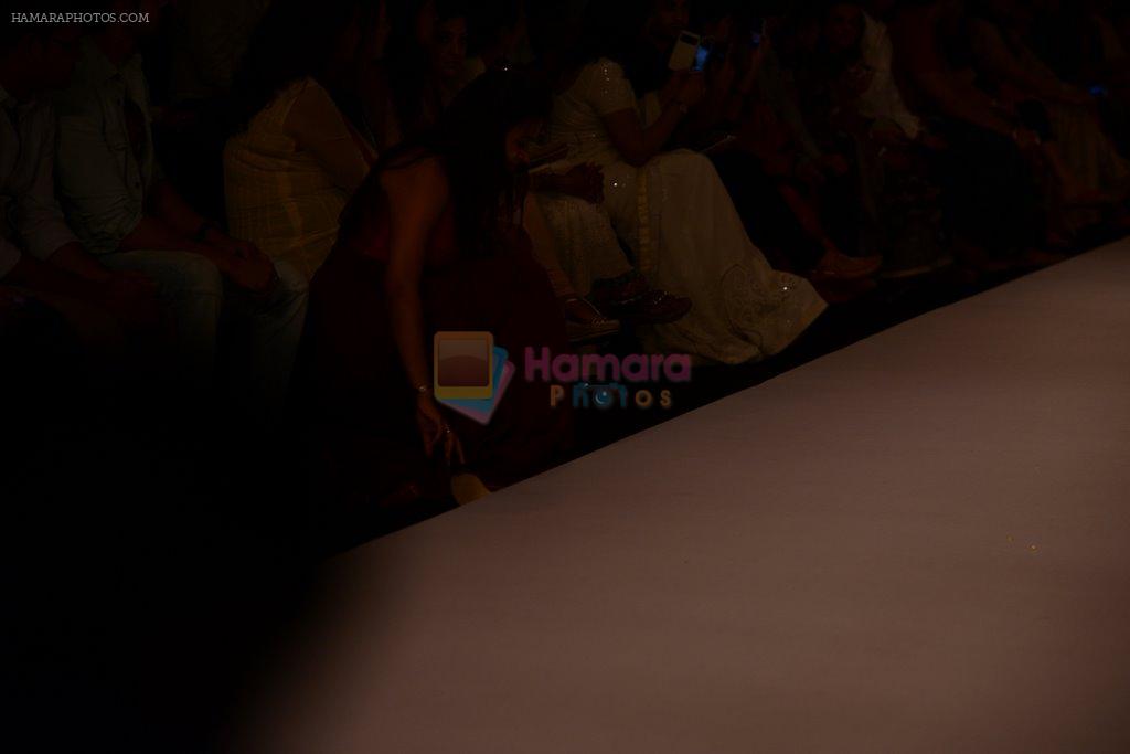 Model walk the ramp for Shravan Kumar show at LFW 2013 Day 4 in Grand Haytt, Mumbai on 26th Aug 2013