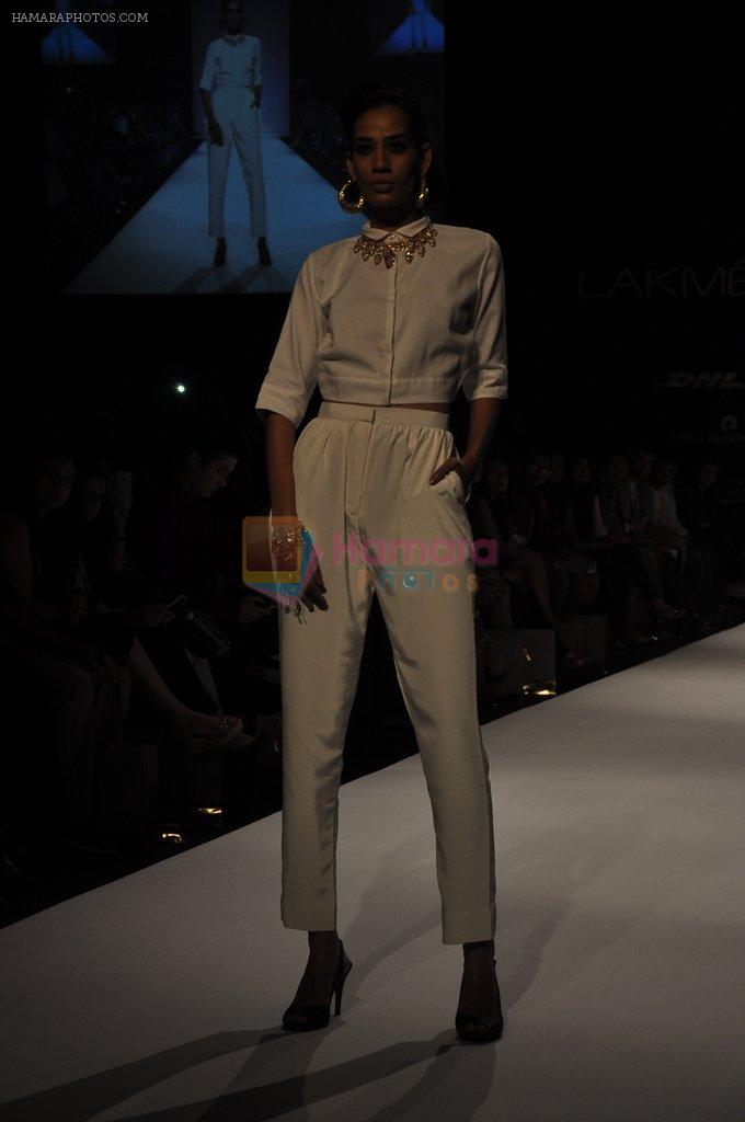 Model walk the ramp for House of Chic show at LFW 2013 Day 5 in Grand Haytt, Mumbai on 27th Aug 2013