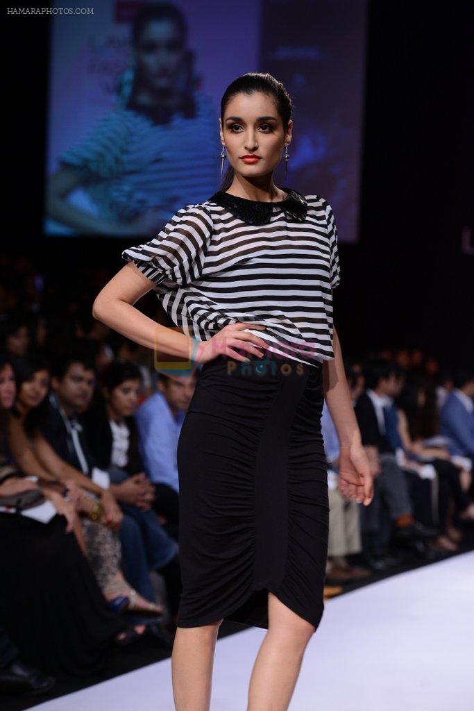 Model walk the ramp for Reliance Trends Bisou Bisou show at LFW 2013 Day 5 in Grand Haytt, Mumbai on 27th Aug 2013