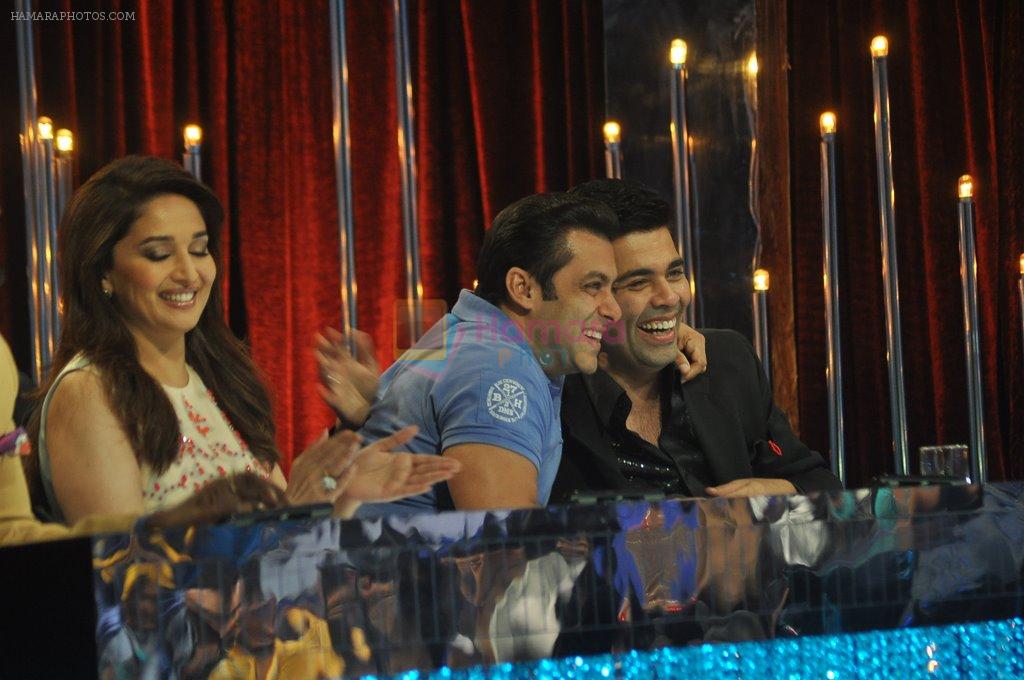 Salman Khan on the sets of Jhalak 6 in Mumbai on 27th Aug 2013