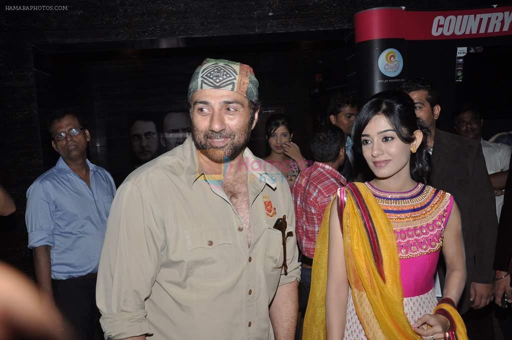 Sunny Deol, Amrita Rao at Singh Sahab the great first look in PVR, Mumbai on 29th Aug 2013