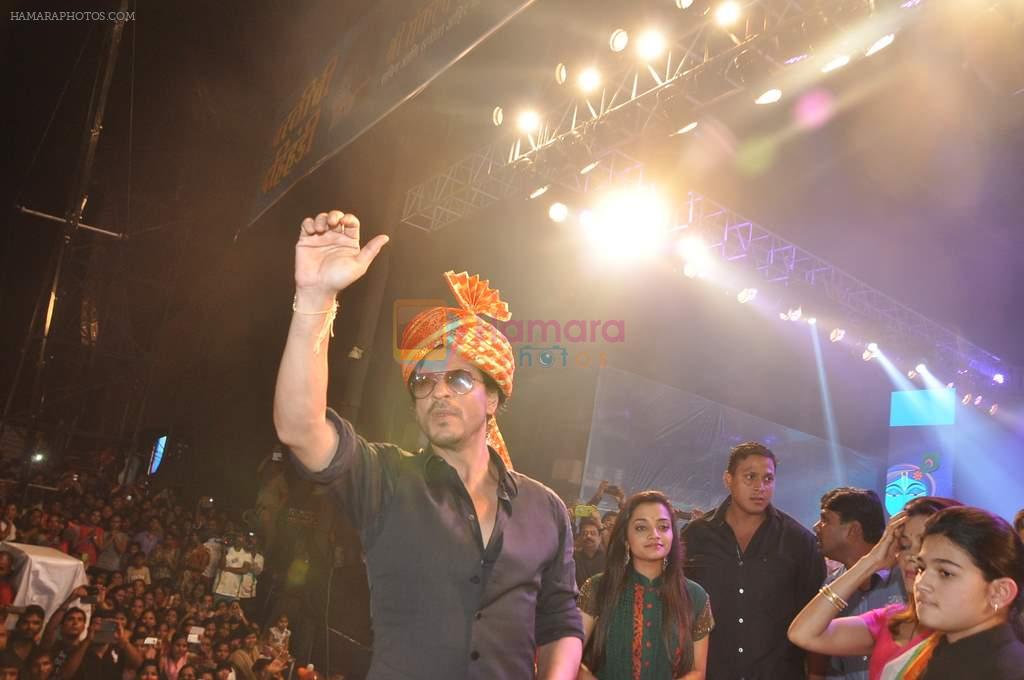 Shahrukh Khan at Sachin Ahir's dahi handi in worli, Mumbai on 29th Aug 2013