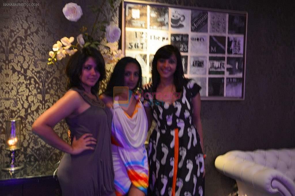 Mansi Scott, Suchitra Pillai,Narayani Shastri at Dela Adventure launch in Mumbai on 29th Aug 2013