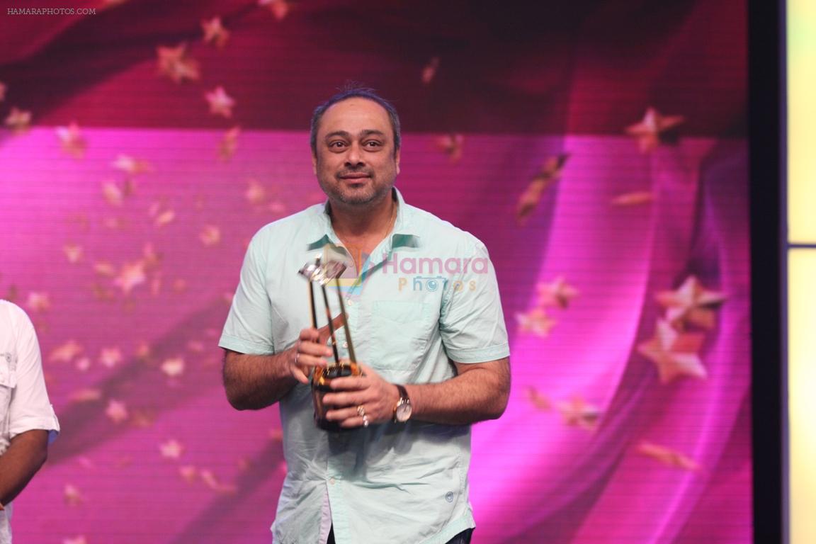 Sachin Khadekar, Winner of BIG Entertaining Actor  of the Year & BIG Entertaining Host on TV at BIG Marathi Entertainment Awards on 30th Aug 2013