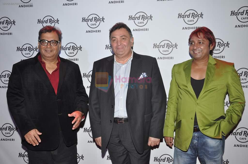 Rishi Kapoor, Subhash Ghai, Sukhwinder Singh at Subhash Ghai's bash at the launch of new Hard Rock Cafe in Andheri, Mumbai on 31st Aug 2013