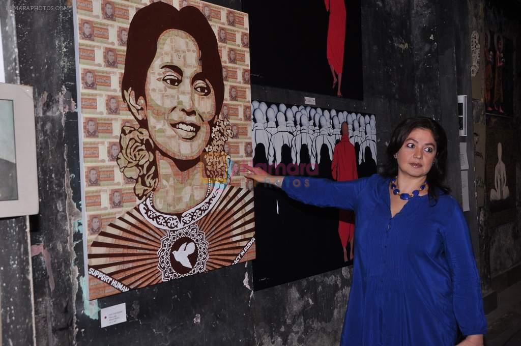 Pooja Bhatt at Burmese exhibition for friend Gaurav Yadav in Elphinstone, Mumbai on 1st Sept 2013