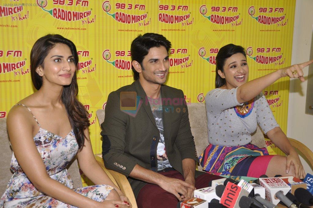 Vaani Kapoor, Sushant Singh Rajput and Parineeti Chopra at Radio Mirchi studio for promotion of Suddh Desi Romance in Mumbai on 2nd Sept 2013