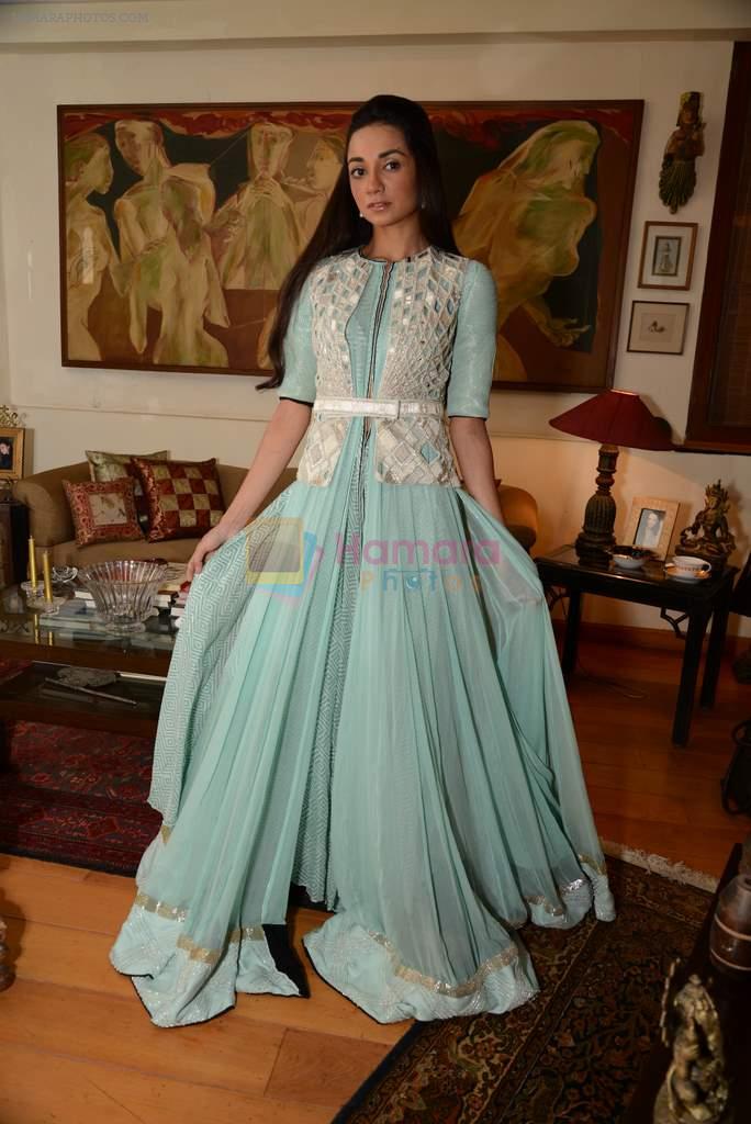 Ira Dubey shoots in designer Ritika Mirchandani couture at her home in Cuffe Parade, Mumbai on 4th Sept 2013