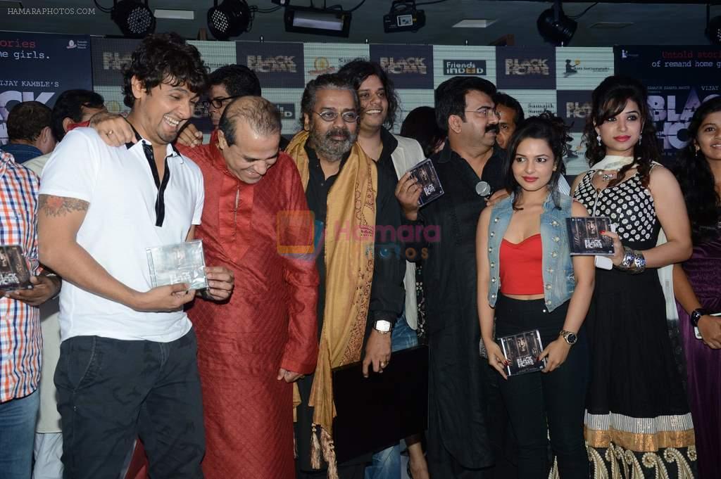 Sonu Nigam, Chitrashi Rawat, Hariharan, Suresh Wadkar at Black Home film music launch in Andheri, Mumbai on 6th Sept 2013