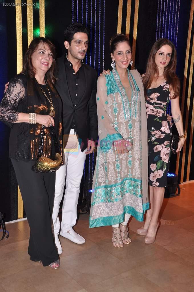 Zayed Khan, Zarine Khan, Farah Ali Khan, Suzanne Roshan at Rakesh Roshan's birthday bash in Mumbai on 6th Sept 2013
