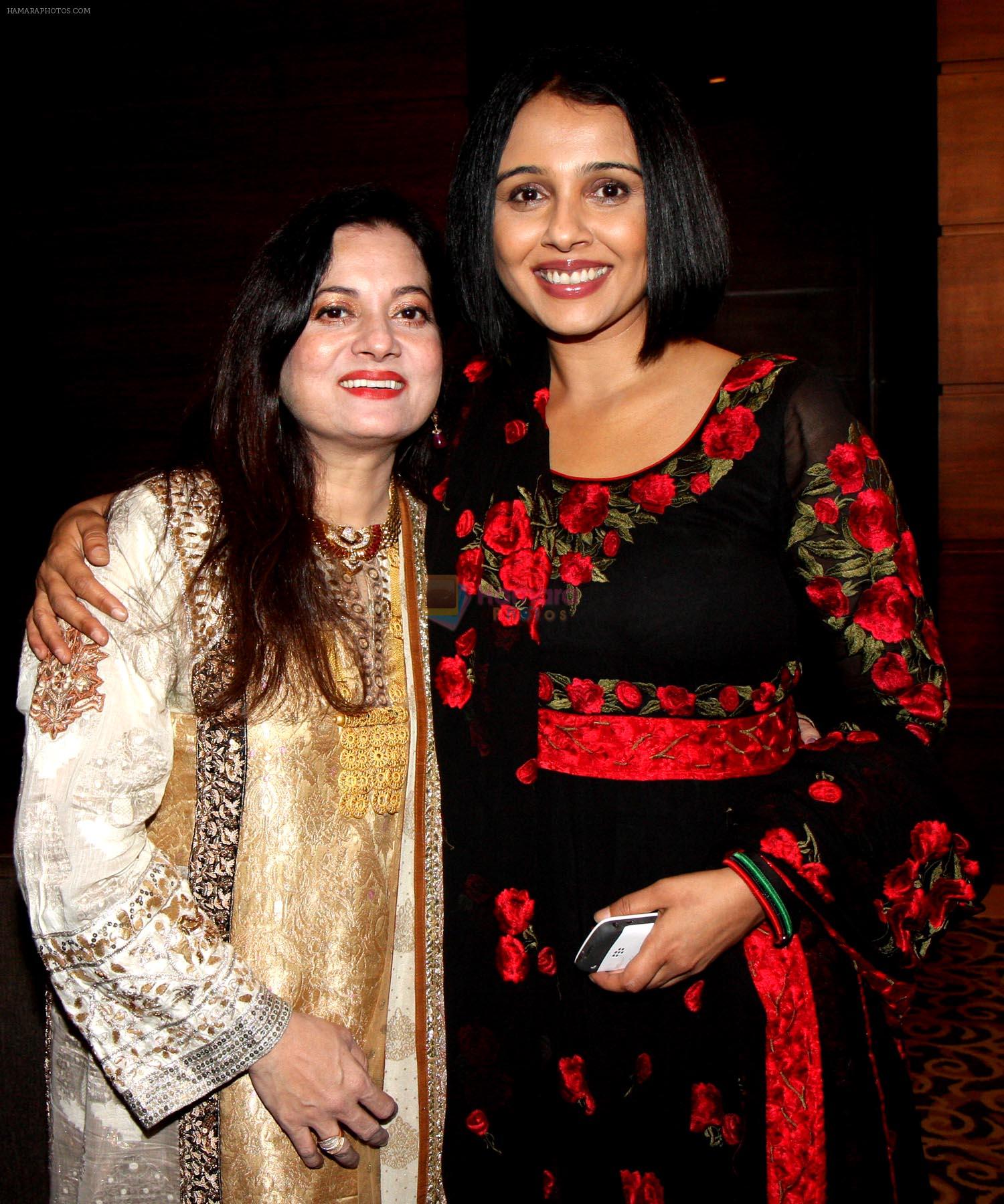 vijeta & suchitra at Adesh Shrivastava birthday party in Sun N Sand Hotel, Mumbai on 8th Sept 2013