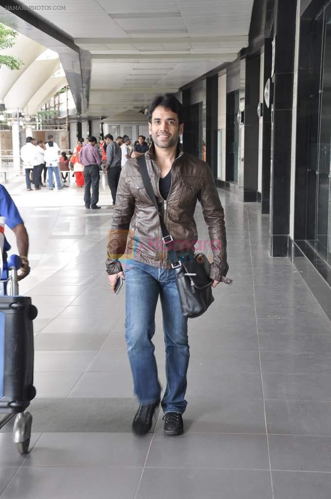 Tusshar Kapoor return from Durban in Mumbai Airport on 8th Sept 2013