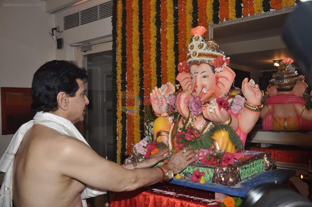 Jeetendra celebrate Ganesh Chaturthi in Mumbai on 9th Sept 2013