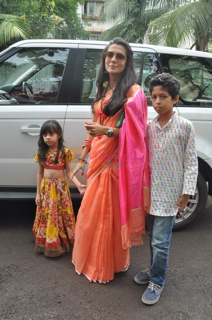 Mini Mathur at Arpita's Ganpati celebrations in Mumbai on 9th Sept 2013