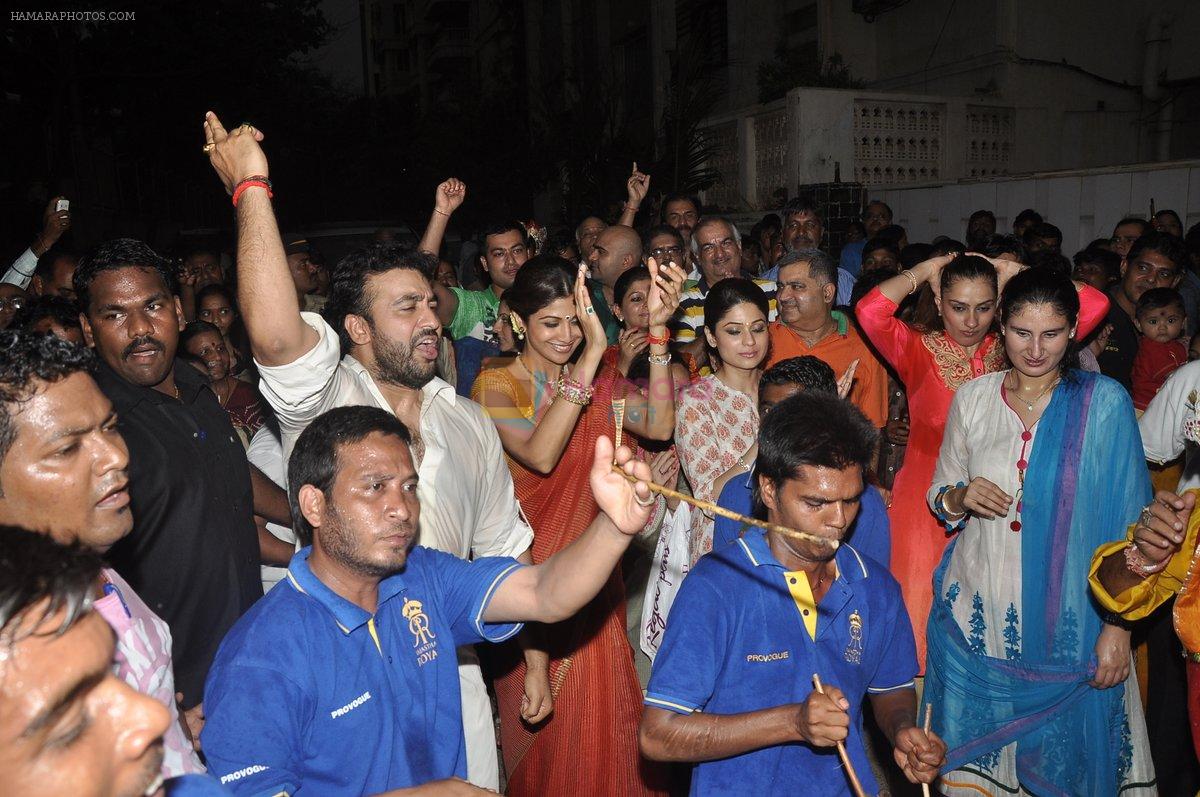 Shilpa Shetty's Ganesha Visarjan in Mumbai on 10th Sept 2013