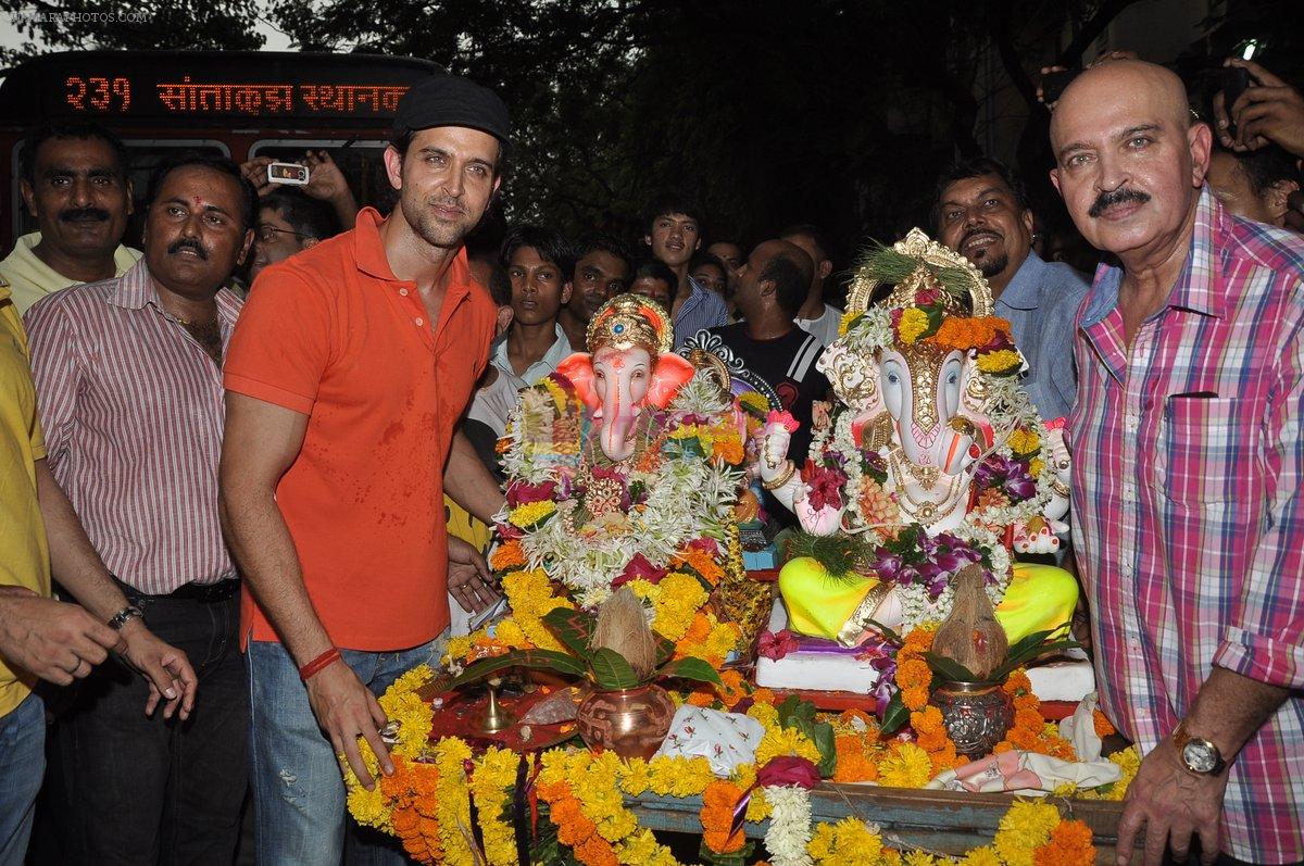 Hrithik Roshan's Ganesha Visarjan in Juhu, Mumbai on 10th Sept 2013