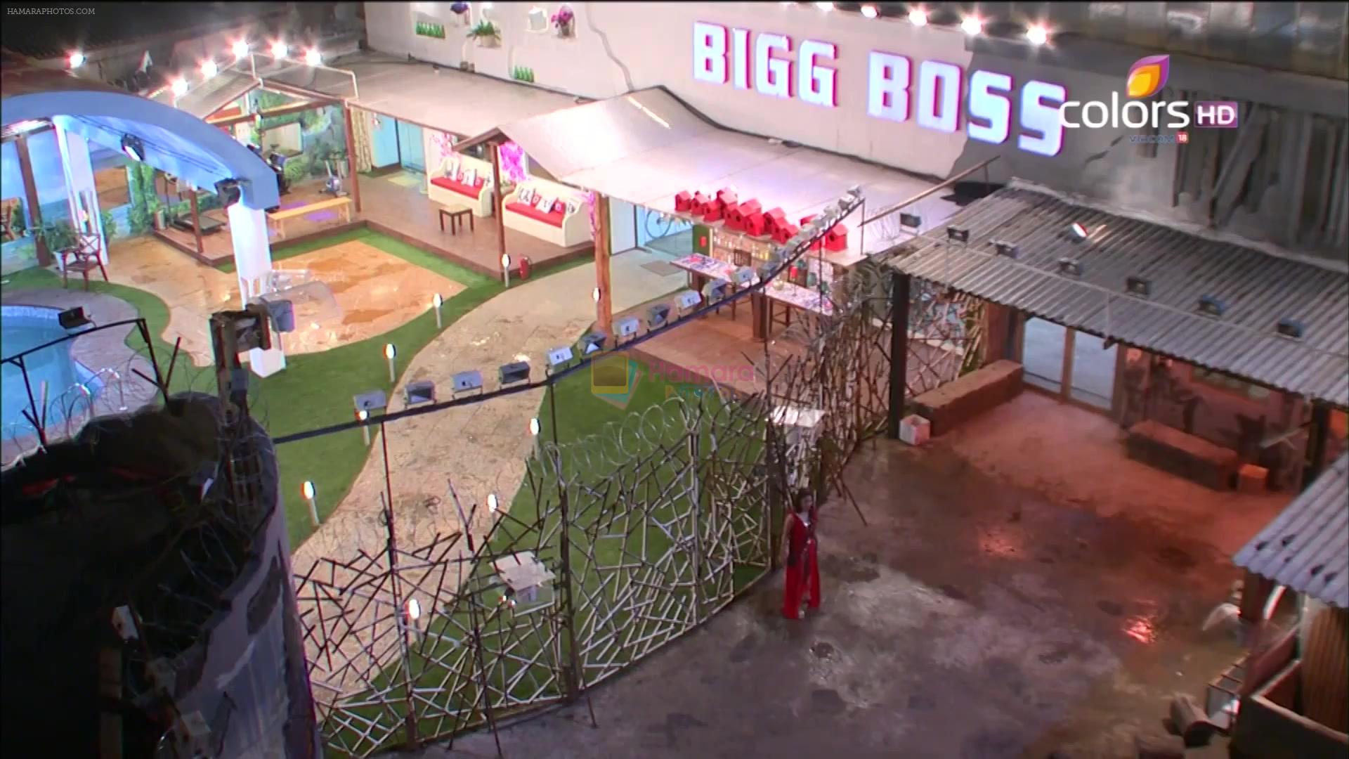 Tanisha Mukherjee enters Bigg Boss House in Season 7 - 1st Episode Stills