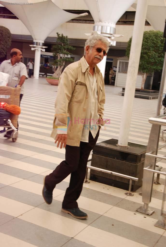 Naseeruddin Shah snapped at Mumbai Airport on 21st Sept 2013