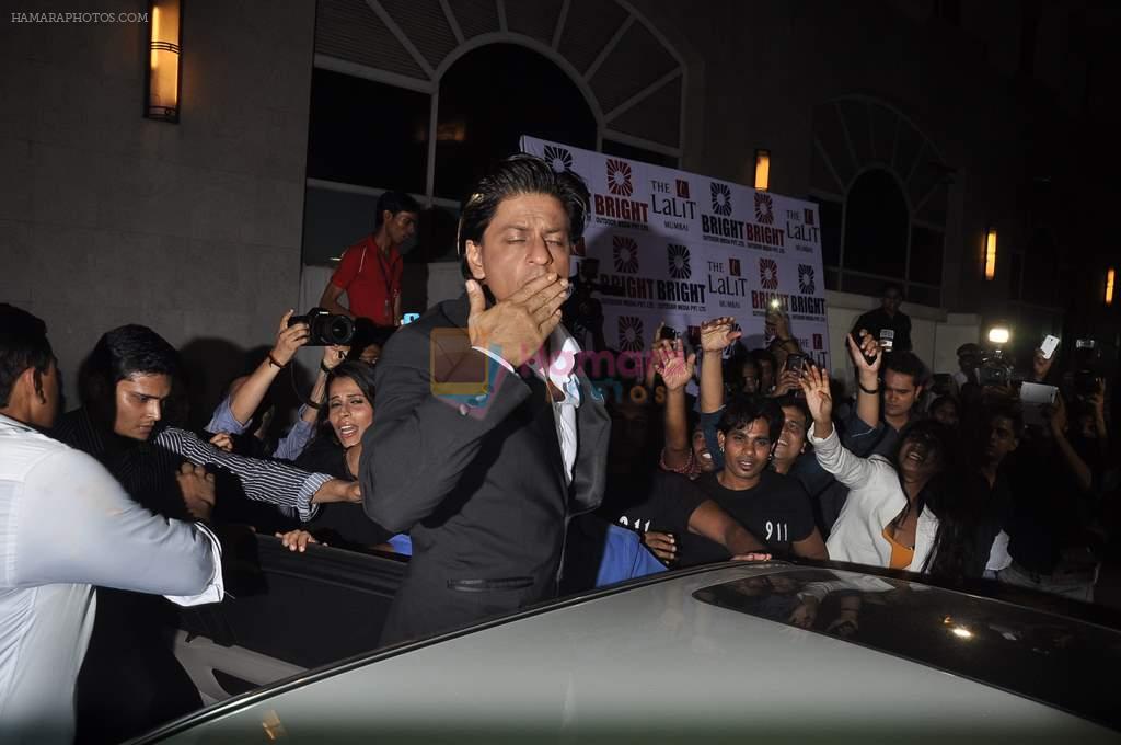 Shahrukh Khan at Yogesh Lakhani's birthday bash in Lalit Hotel, Mumbai on 25th Sept 2013