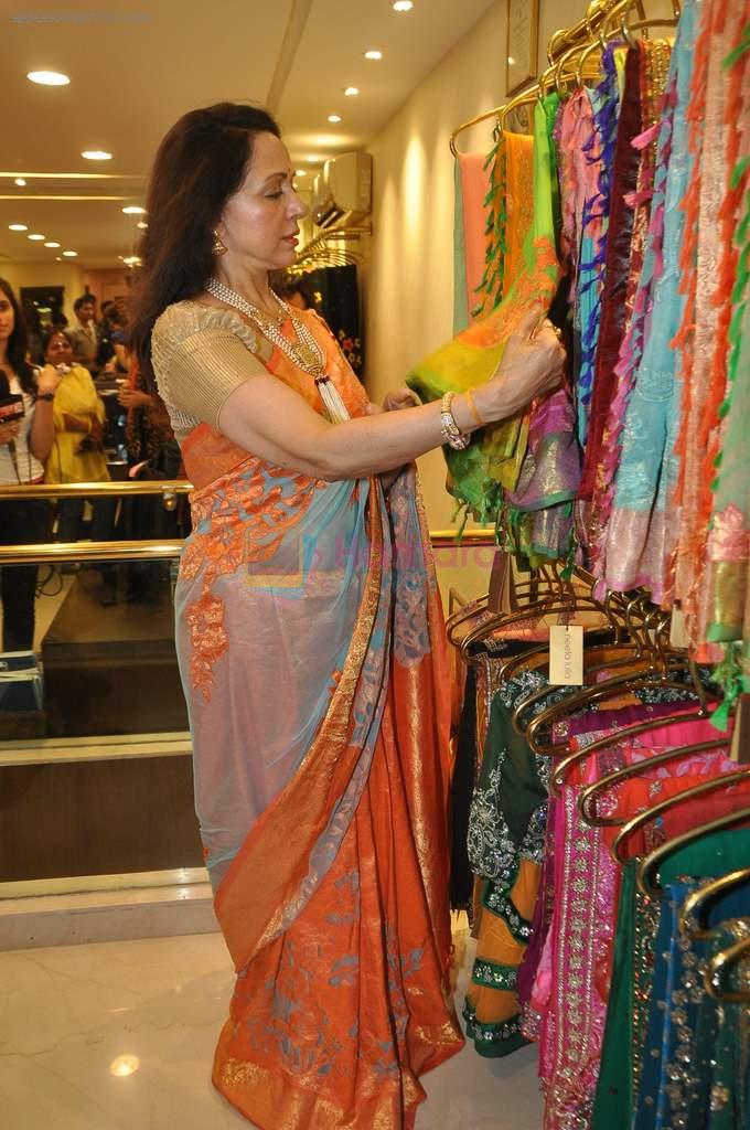 Hema Malini at Neeta Lulla's store in Santacruz, Mumbai on 26th Sept 2013
