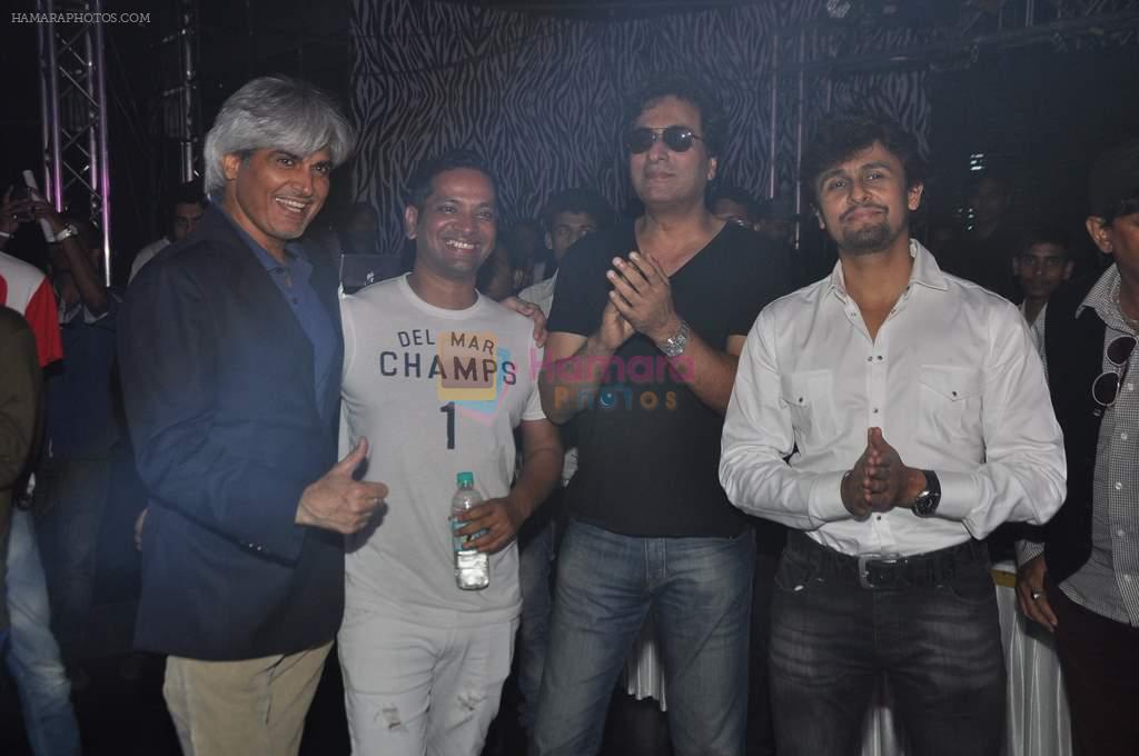Talat Aziz, Sonu Nigam at the Launch of Bollyboom & Red Carpet in Atria Mall, Mumbai on 27th Sept 2013
