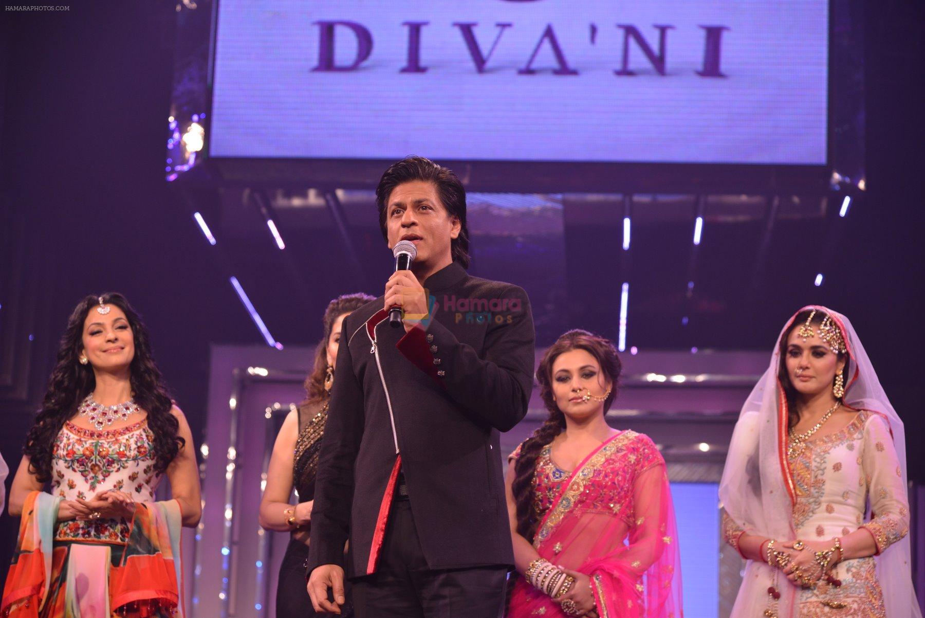 Shahrukh Khan at the launch of Diva_ni in Mumbai on 27th Sept 2013