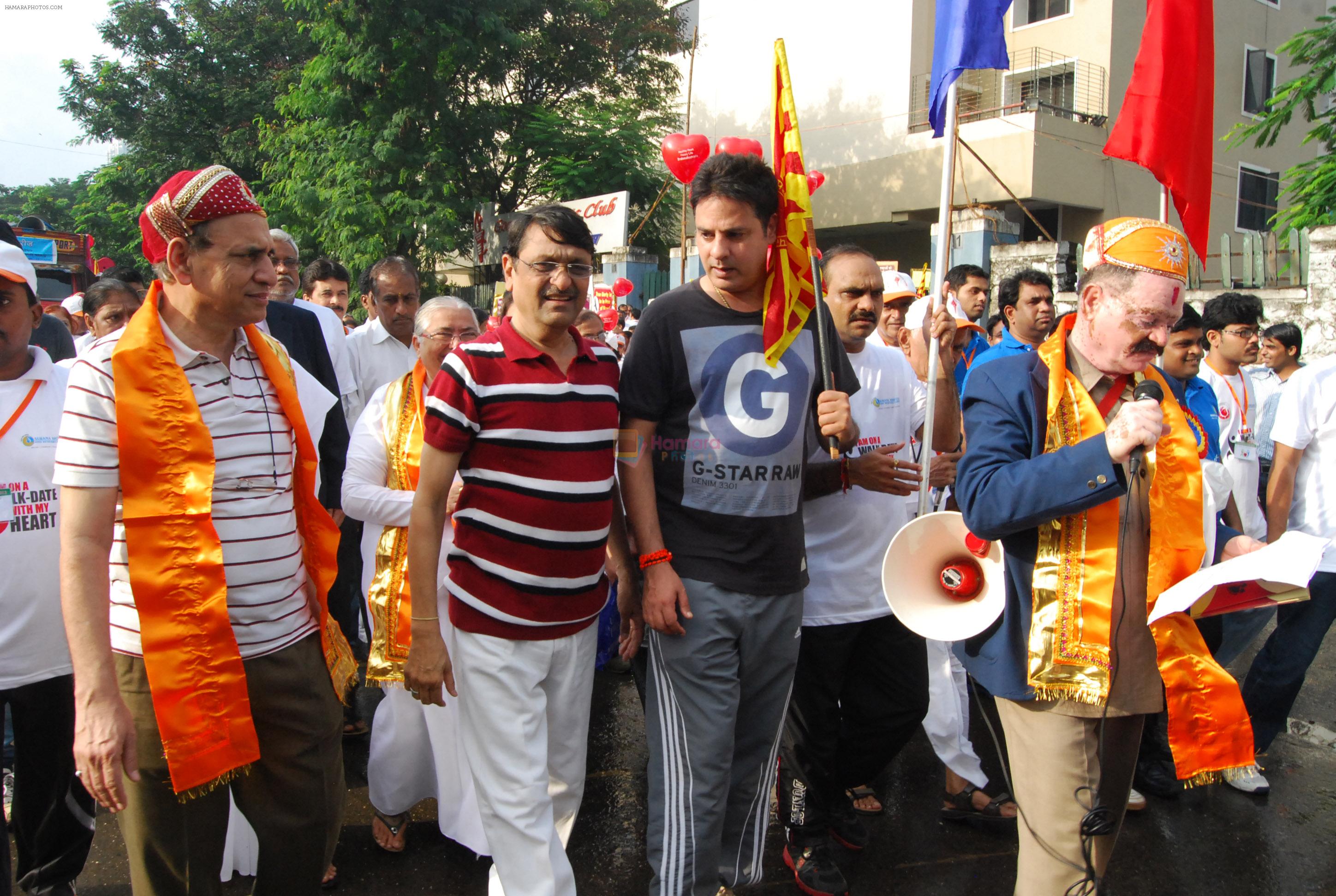 Rahul Roy at The Walkathon 2013 flagged by MP Sanjay Nirupam on World Heart Day in Mumbai on 28th Sept 2013