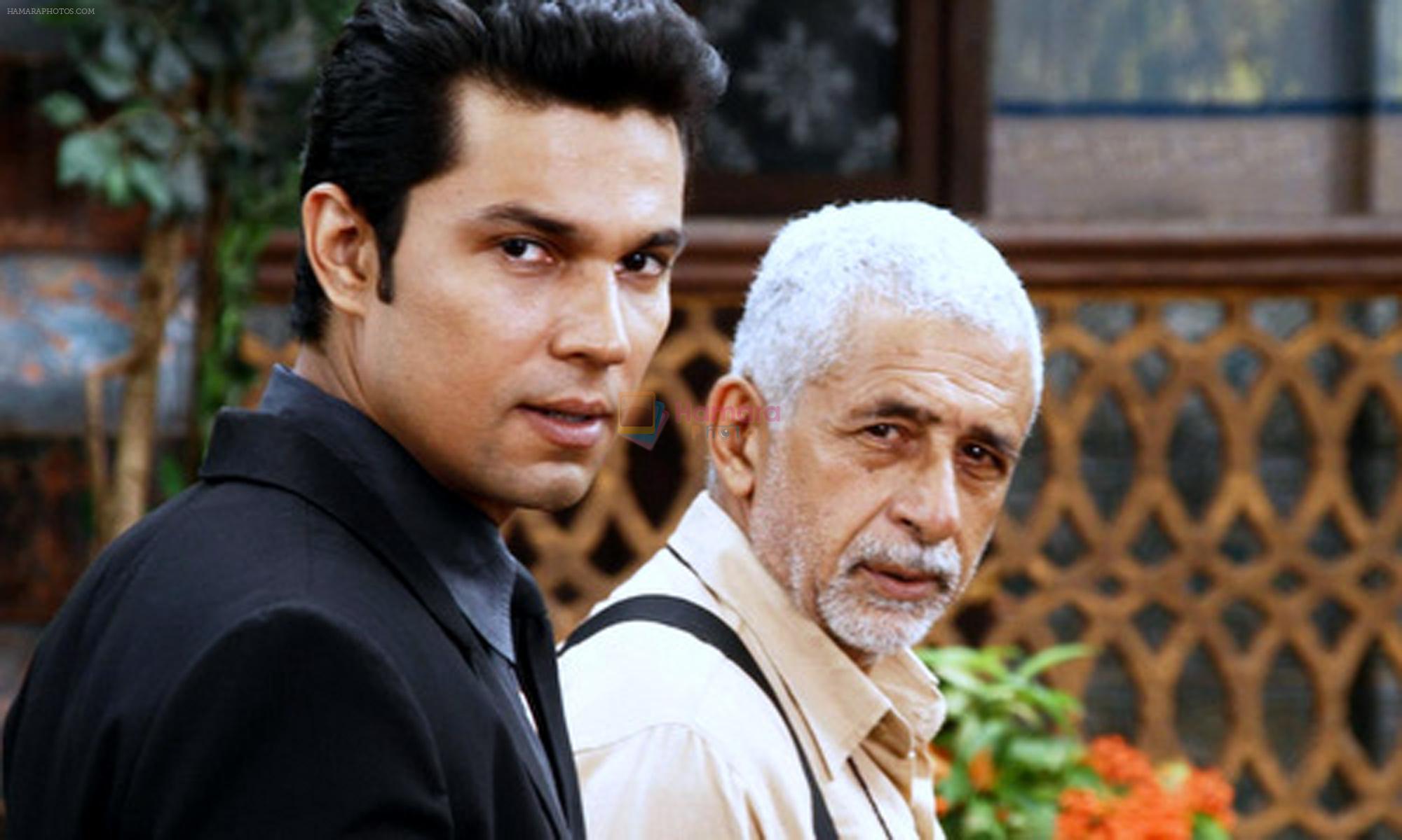 Randeep Hooda, Naseeruddin Shah in the still from  film COFFIN MAKER