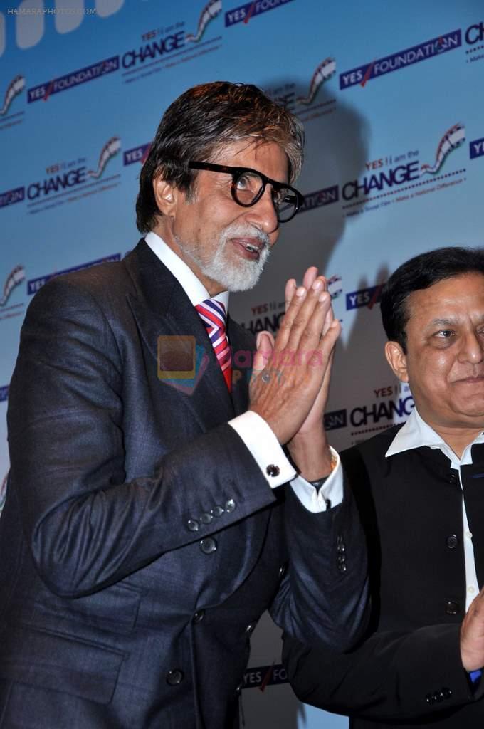 Amitabh Bachchan at Yes Bank Awards event in Mumbai on 1st Oct 2013
