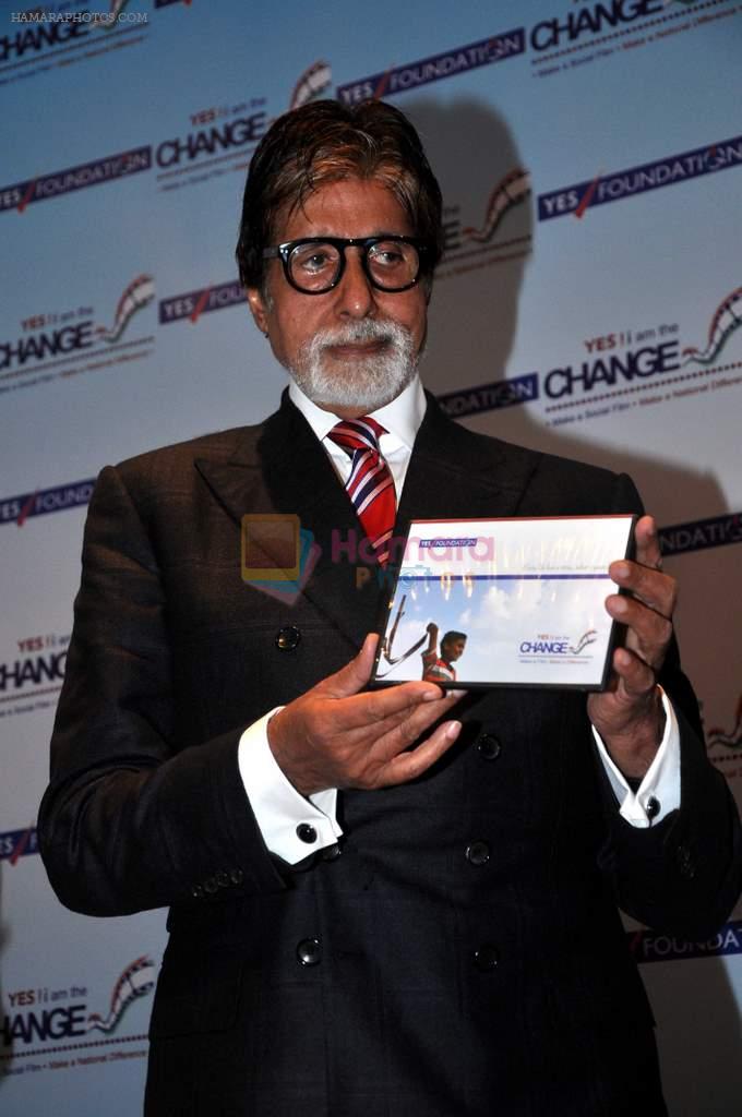 Amitabh Bachchan at Yes Bank Awards event in Mumbai on 1st Oct 2013