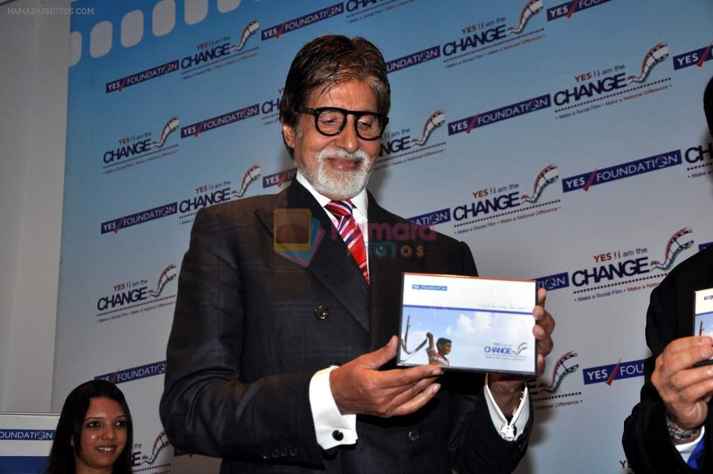 Amitabh Bachchan at Yes Bank Awards event in Mumbai on 1st Oct 2013