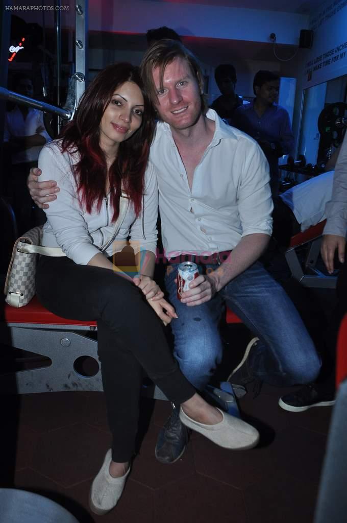 Shama Sikander, Alexx O neil at Binge sessions in association with Leena Mogre in Leena Mogre's gym in Bandra on 3rd Oct 2013