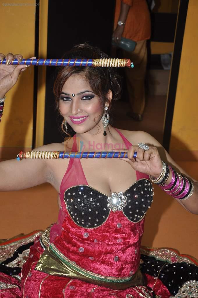 Tanisha Singh at Dandia Celebration in Andheri, Mumbai on 6th Oct 2013 in