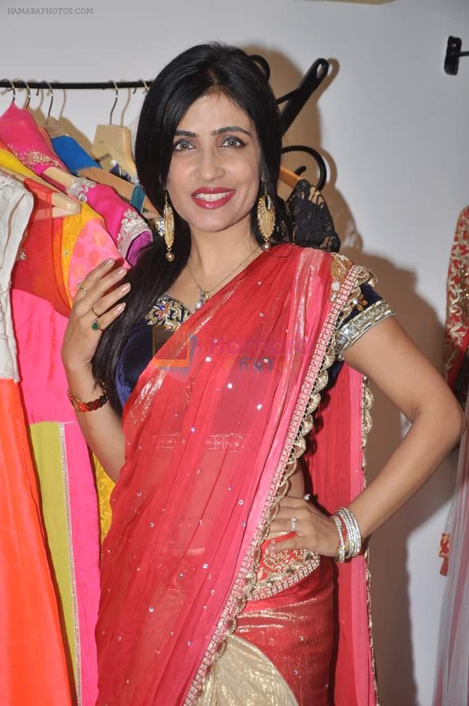 Shibani Kashyap at Zanaya Couture store in Kemps Corner, Mumbai on 6th Oct 2013