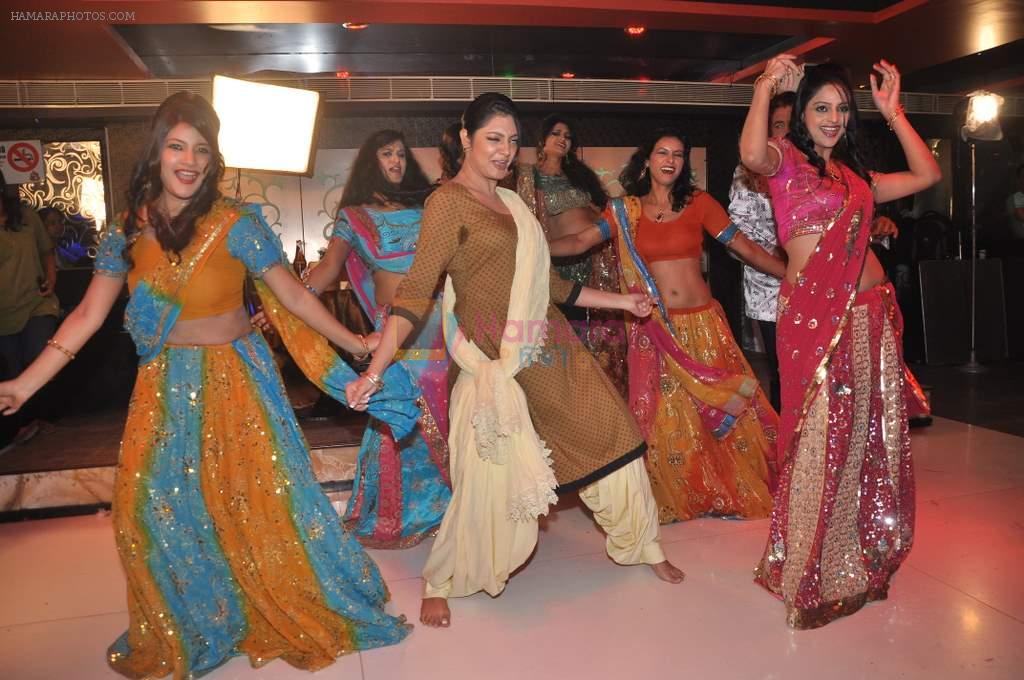 Shakti Kapoor on the sets of Mumbai can_t dance saala in Santacruz, Mumbai on 7th Oct 2013
