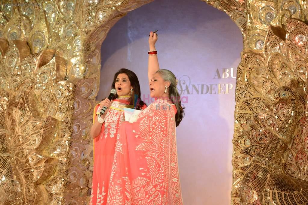 Jaya Bachchan at Abu Jani's The Golden Peacock show for Sahachari Foundation in Mumbai on 7th Oct 2013