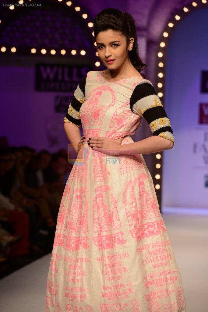 Alia Bhatt walk the ramp for Masaba Gupta's show at the Day 1 on WIFW 2014 on 9th Oct 2013