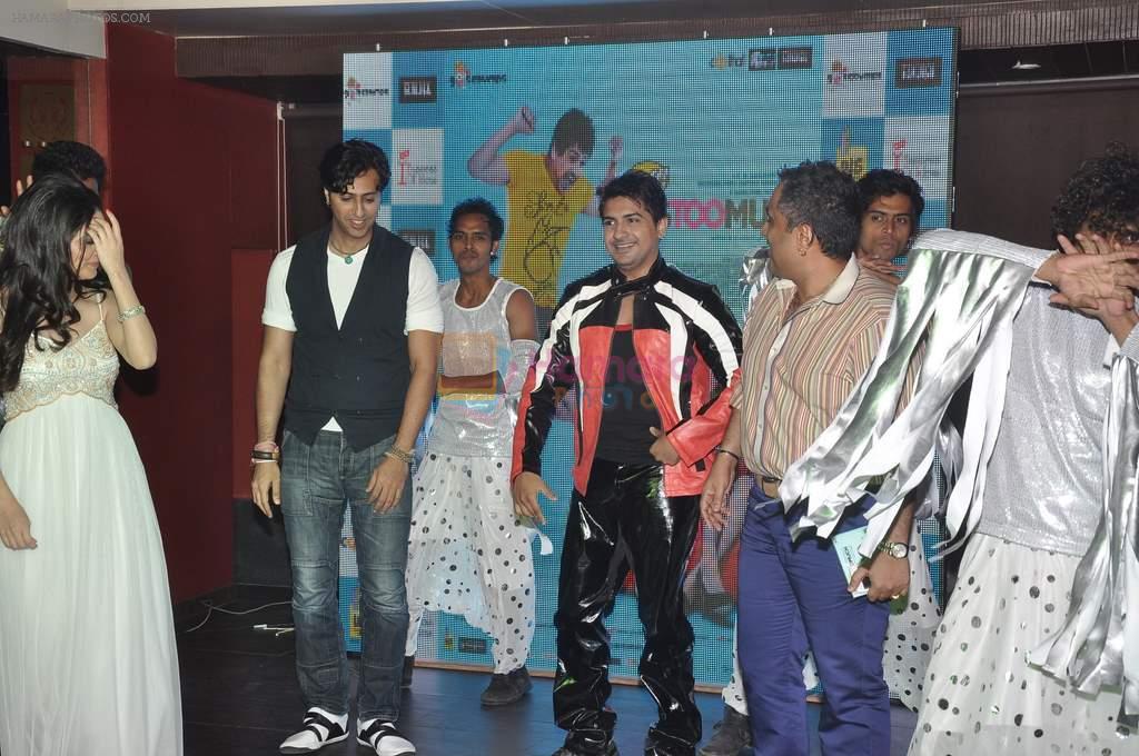 Armeena Rana Khan, Kunal Ganjawala, Clinton Cerejo, Salim Merchant at Music Launch of Huff Its Too Much in Bandra, Mumbai on 9th Oct 2013