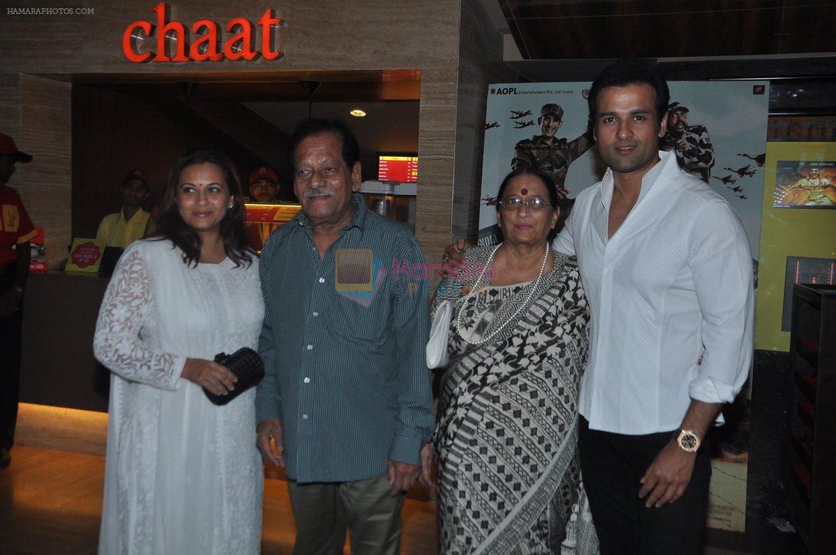 Rohit Roy, Manasi Joshi Roy at the Premiere of War Chhod Na Yaar in Mumbai on 10th Oct 2013