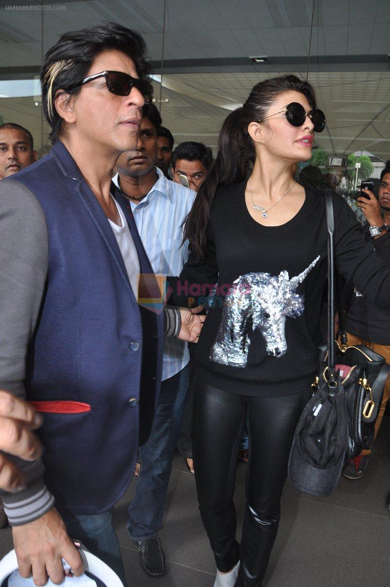 Shahrukh Khan, Jacqueline Fernandez return from Australia in Mumbai on 11th Oct 2013