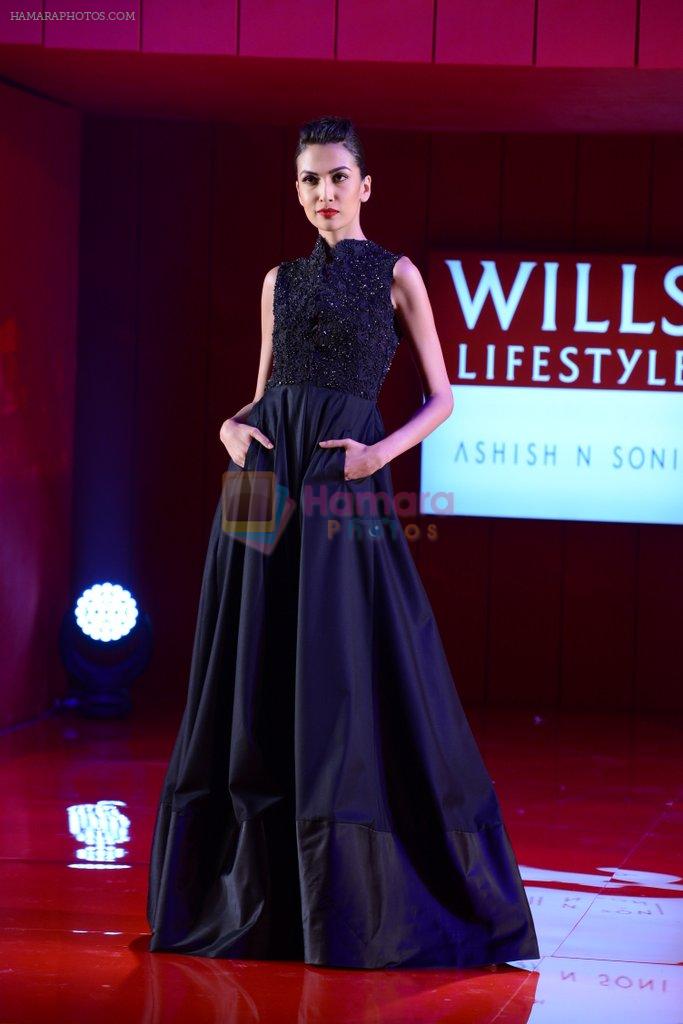 Model walks for Ashish Soni - grand finale at Wills day 5 on WIFW 2014 on 13th Oct 2013