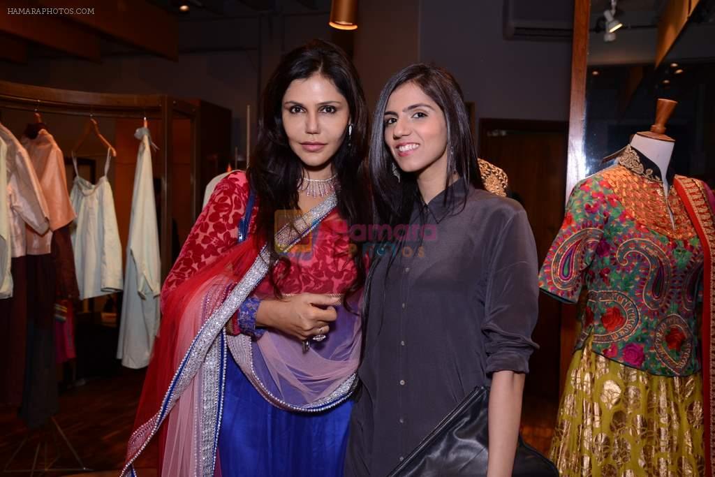 Nisha Jamwal, Nishka Lulla at Nishka Lulla, Debyani & Divya and Kavita Bhartia showcase festive collection at Ogaan in Colaba, Mumbai on 16th Oct 2013