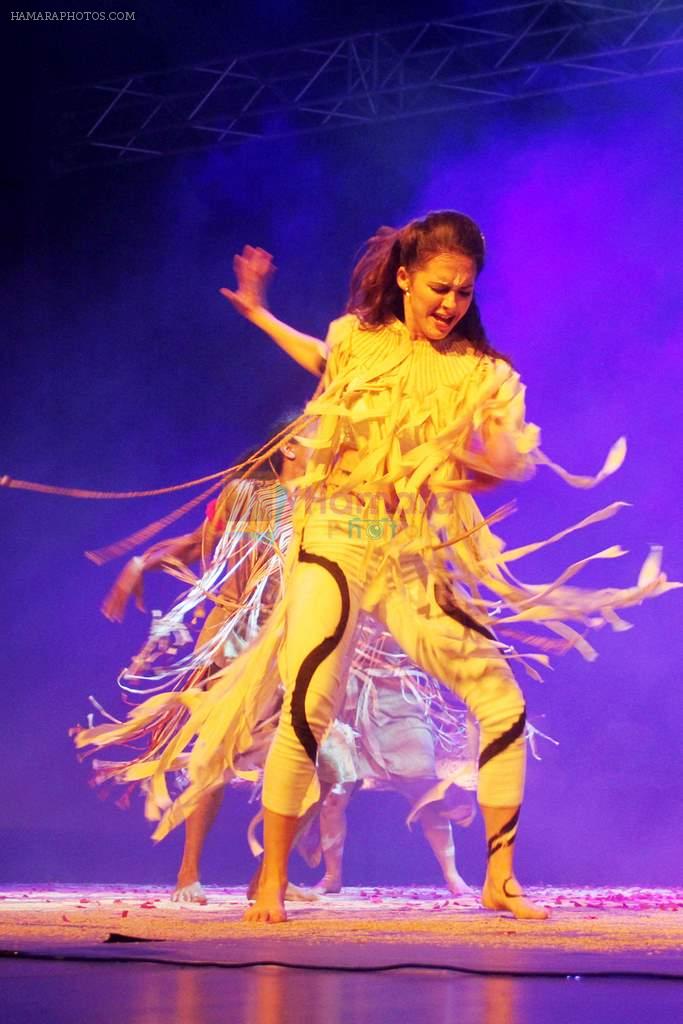 Isha Sharvani performs in Delhi on 16th Oct 2013