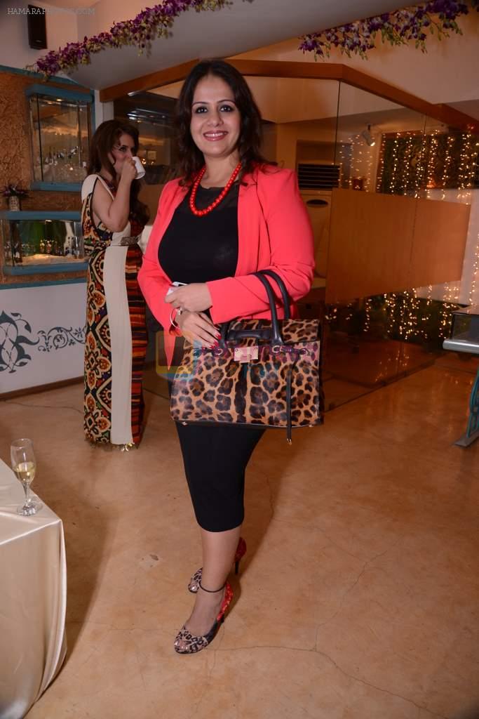 Kiran Bawa at Raveena Tandon and Roopa Vohra's jewellery line launch in Mumbai on 18th Oct 2013