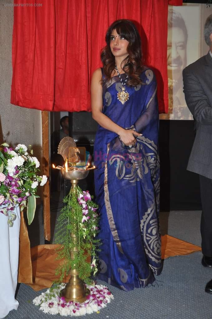 Priyanka Chopra inaugurates new cancer center at Nanavati hopital in memory of her father Ashok Chopra in Mumbai on 21st Oct 2013