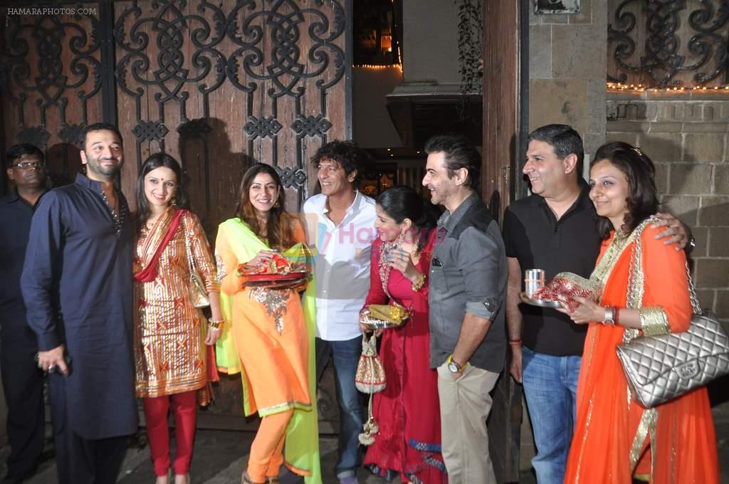 Bhavna Pandey, Chunky Pandey, Maheep Sandhu, Sanjay Kapoor, Anu Dewan at Karva Chauth celebration at Anil Kapoor's residence in Mumbai on 22nd Oct 2013