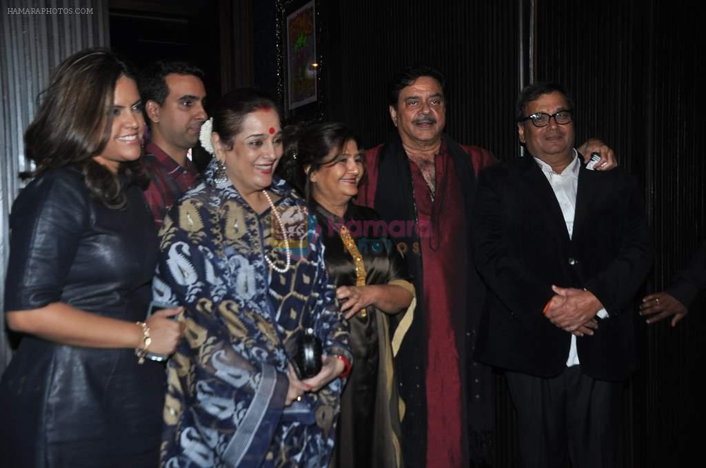 Shatrughan Sinha, Poonam Sinha at Rehana Ghai's birthday bash in Mumbai on 24th Oct 2013