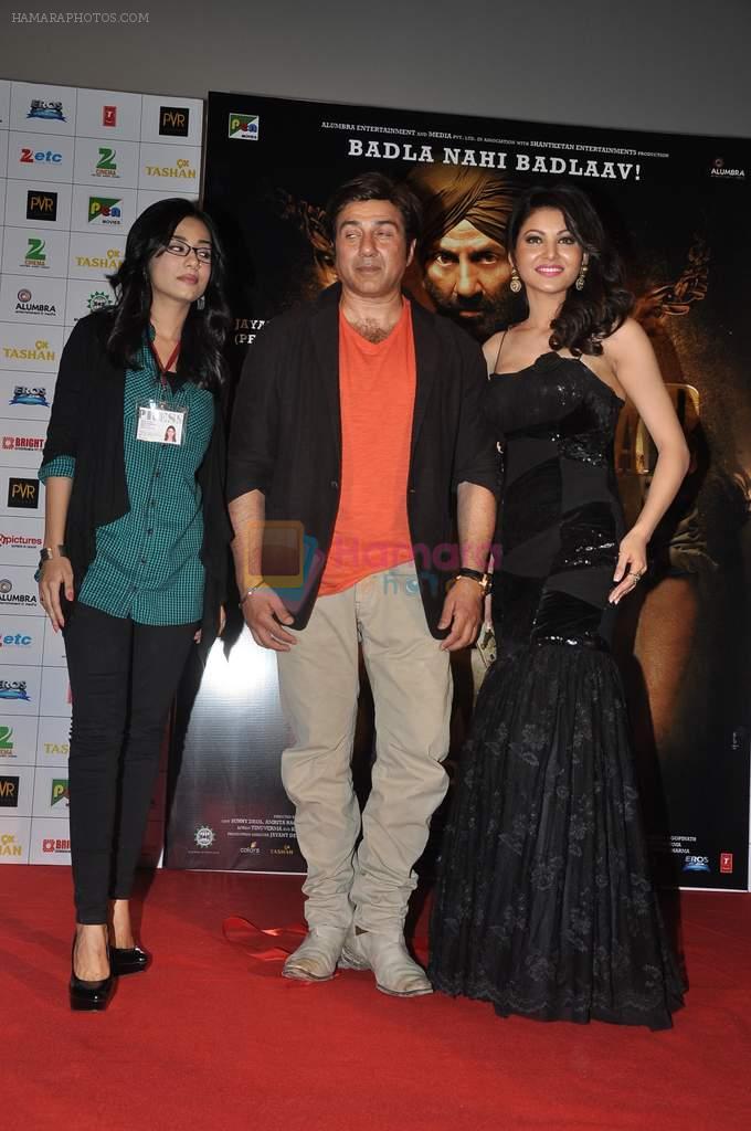 Urvashi Rautela, Sunny Deol, Amrita Rao at Singh Saheb the great press meet in Cinemax, Mumbai on 28th Oct 2013