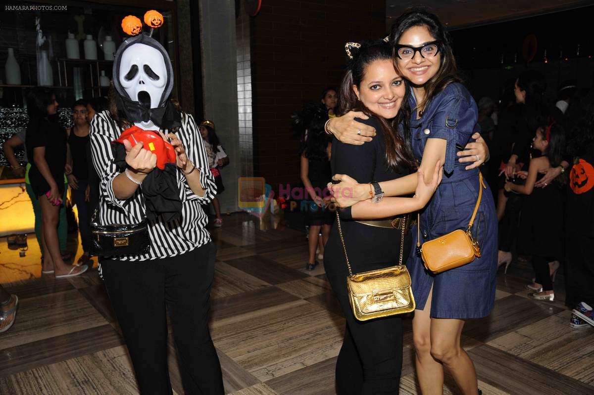 Payal Kilachand, Madhoo Shah at Palladium Halloween in Mumbai on 30th oct 2013