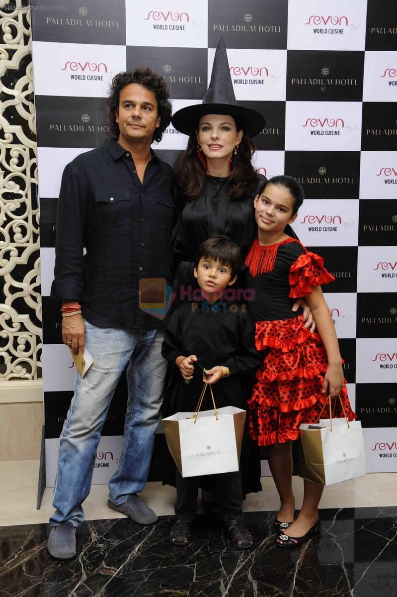 Samantha Nayar,Nikki Nayar at Palladium Halloween in Mumbai on 30th oct 2013